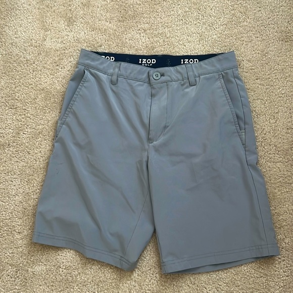 Izod Golf shorts - Picture 1 of 2